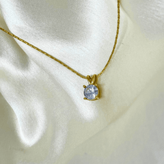 Lustra Solitaire Pendant