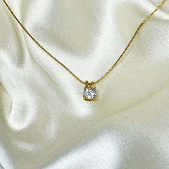 Lustra Solitaire Pendant